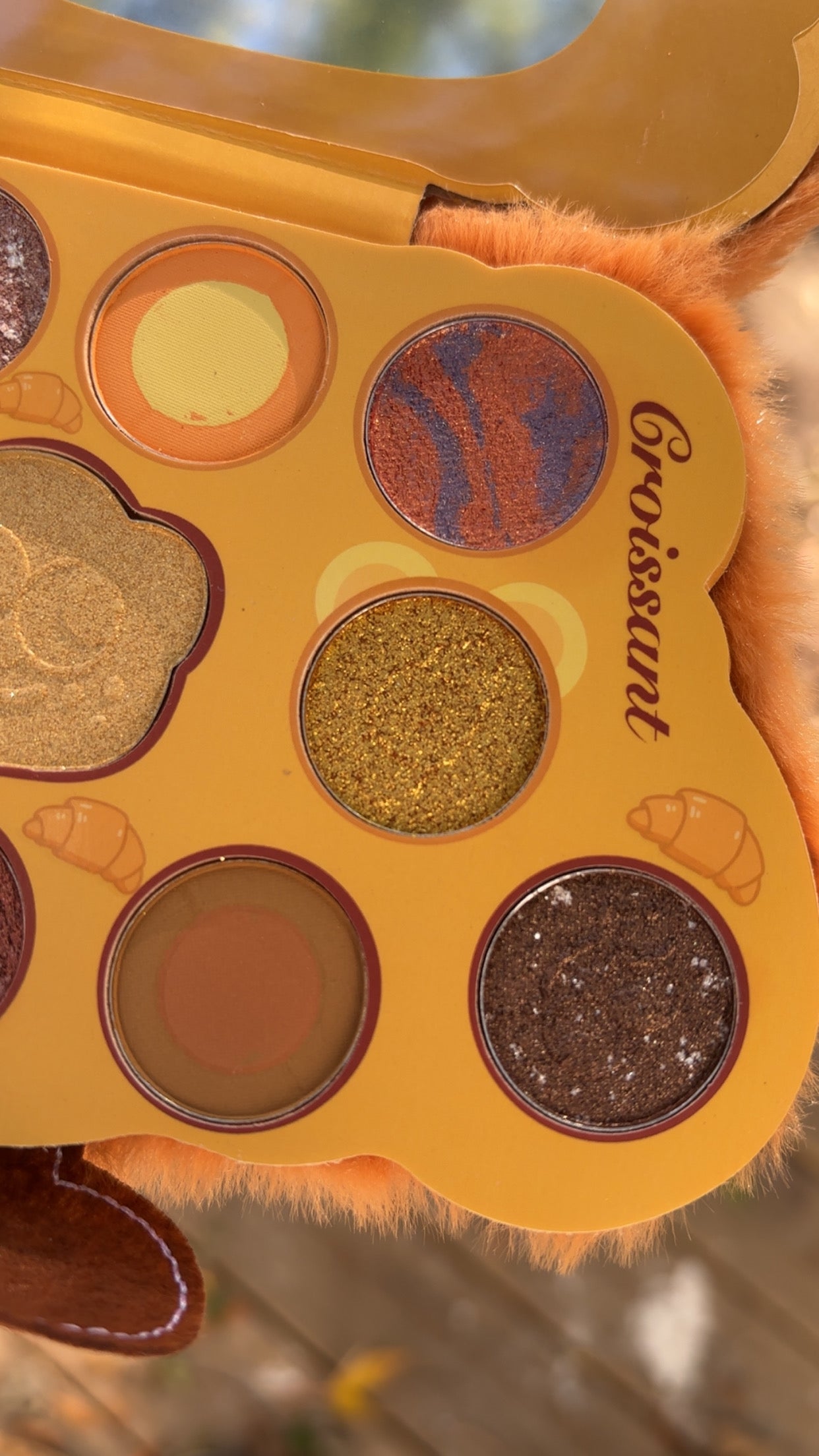 KEVIN & COCO - Paleta de Pan con Iluminador 🥐