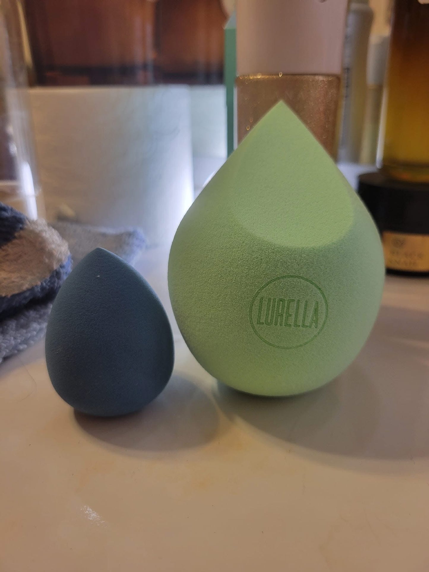 LURELLA - Big Luxe Beauty Sponge (Color Green)