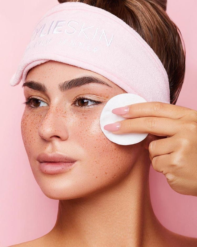 FACIAL CLEANSING LIQUID