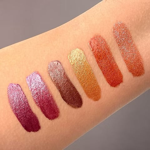 AMUSE - Glistening Pearls Metallic Lip Gloss (MATTE)