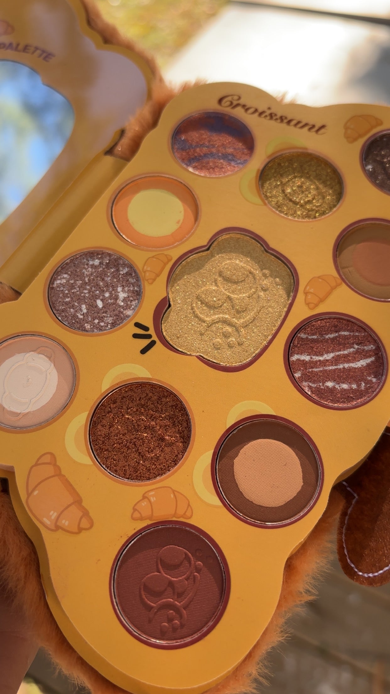 KEVIN & COCO - Paleta de Pan con Iluminador 🥐