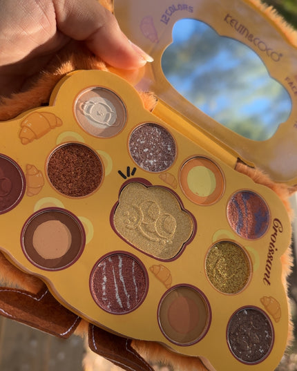 KEVIN & COCO - Paleta de Pan con Iluminador 🥐