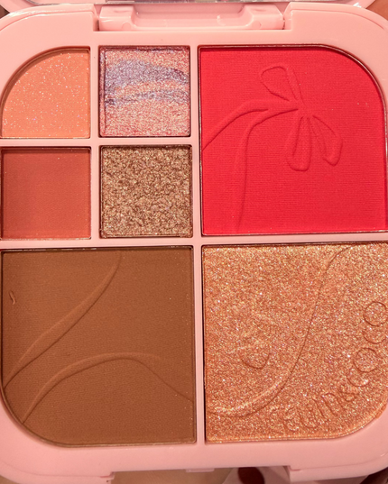 KEVIN AND COCO - PALETA DE ROSTRO COMPLETA (SOMBRAS, ILUMINADOR, CONTOUR Y BLUSH) C/ESPEJO